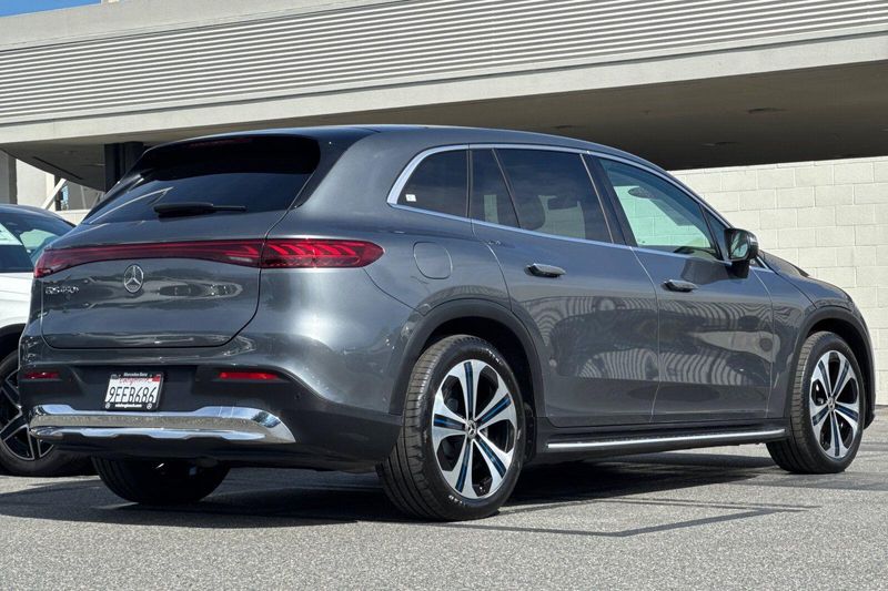 Used 2023 Mercedes-Benz EQS 450Image 4