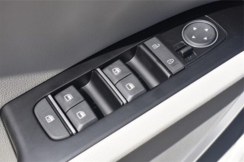 New 2025 Kia Soul LXImage 18
