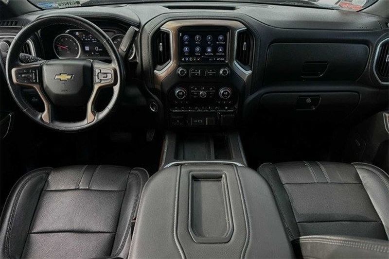 2019 Chevrolet Silverado 1500 High CountryImage 11