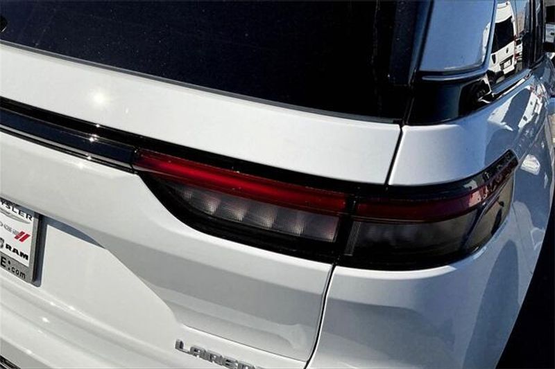 New 2025 Jeep Grand Cherokee Laredo X 4x4Image 12