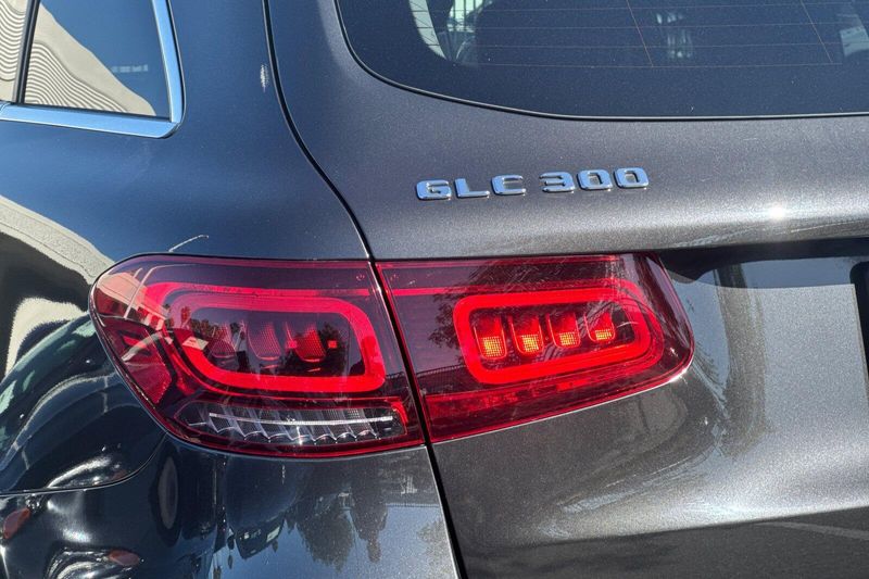 Used 2022 Mercedes-Benz GLC 300Image 32