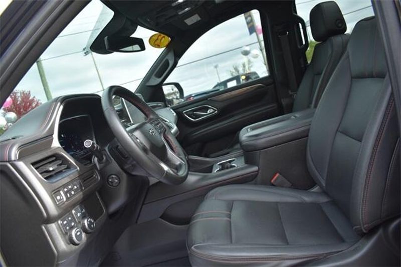 Used 2023 Chevrolet Suburban RSTImage 30