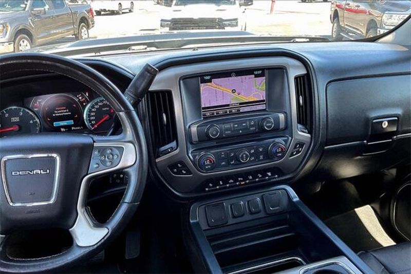 Used 2017 GMC Sierra 2500HD DenaliImage 5