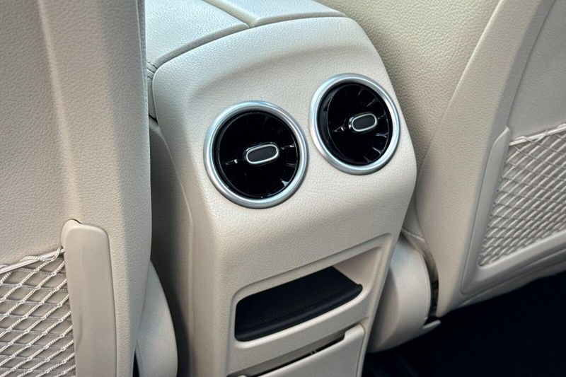 Used 2026 Mercedes-Benz GLB 250Image 14