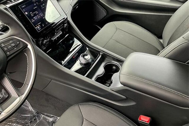 2025 Jeep Grand Cherokee L Laredo X 4x2Image 7