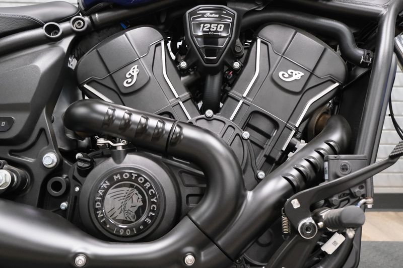 NEW 2025 INDIAN MOTORCYCLE SCOUT BOBBER LIMITED WITH TECH PACKAGE  Family PowerSports (877) 886-1997 familypowersports.com 