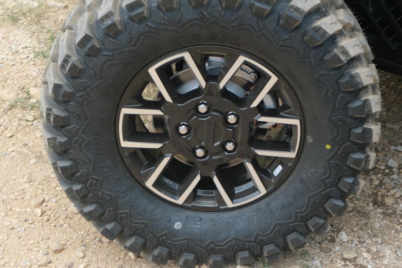 New 2025 Polaris RANGER CREW XD 1500 NORTHSTAR EDITION ULTIMATE GHOST WHITE METALLIC SMOKE Image 25