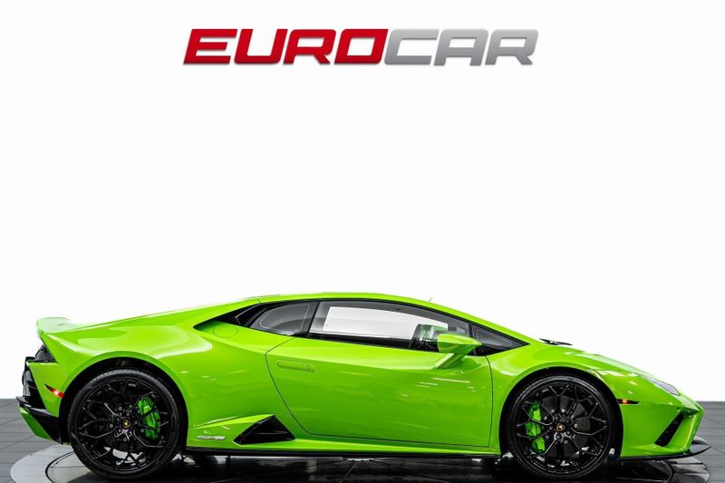 2023 Lamborghini Huracan EVO RWD *HIGH GLOSS BLACK STYLE PACKAGE* Image 6