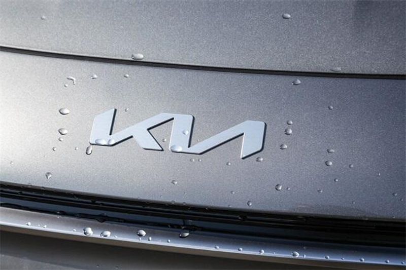 2025 Kia Niro SXImage 13