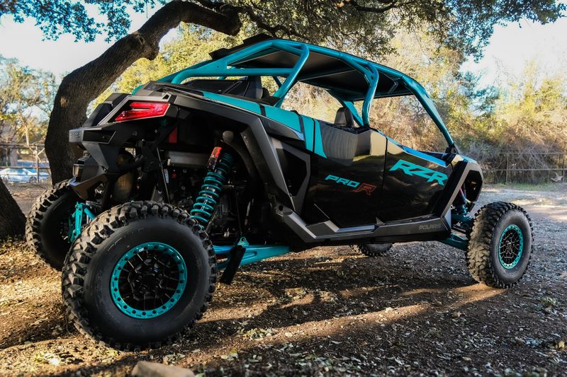 2025 Polaris RZR PRO R 4 ULTIMATE BLACK CRYSTAL AND RADIANT GREENImage 25