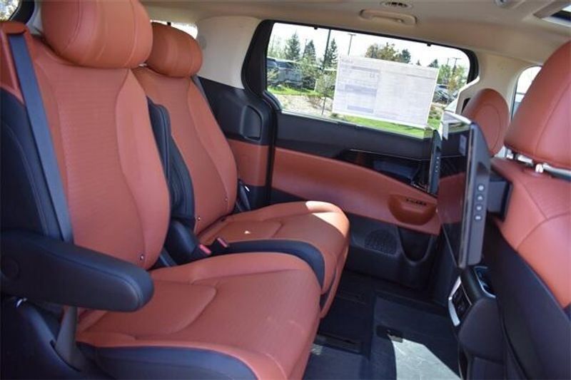 2025 Kia Carnival Hybrid SX PrestigeImage 18
