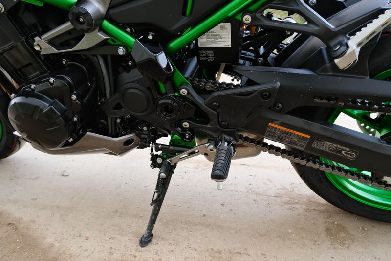 NEW 2025 KAWASAKI Z900 SE ABS Image 5