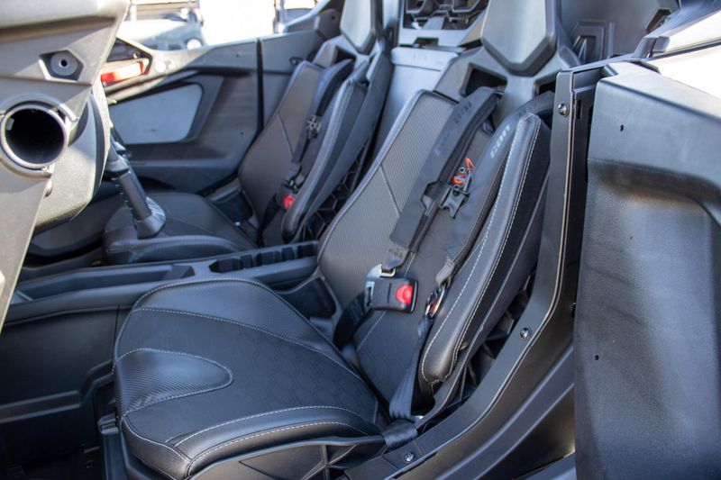 NEW 2026 CAN-AM MAVERICK R MAX X WITH SMARTSHOX 999T DCT Image 21