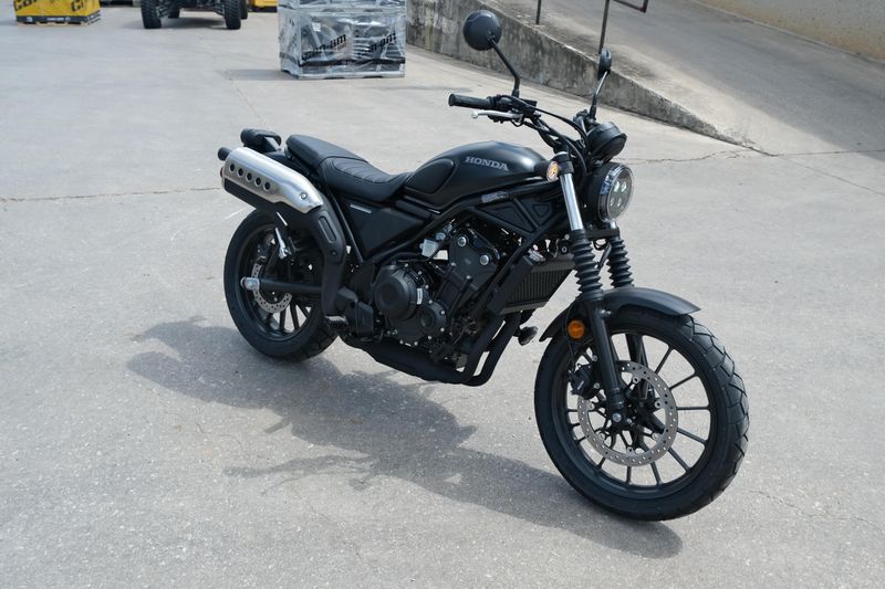 2025 Honda CL500A MATTE BLACK METALLIC Image 1