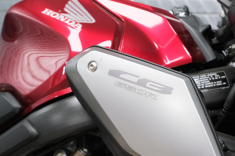 USED 2019 HONDA CB650R Image 13