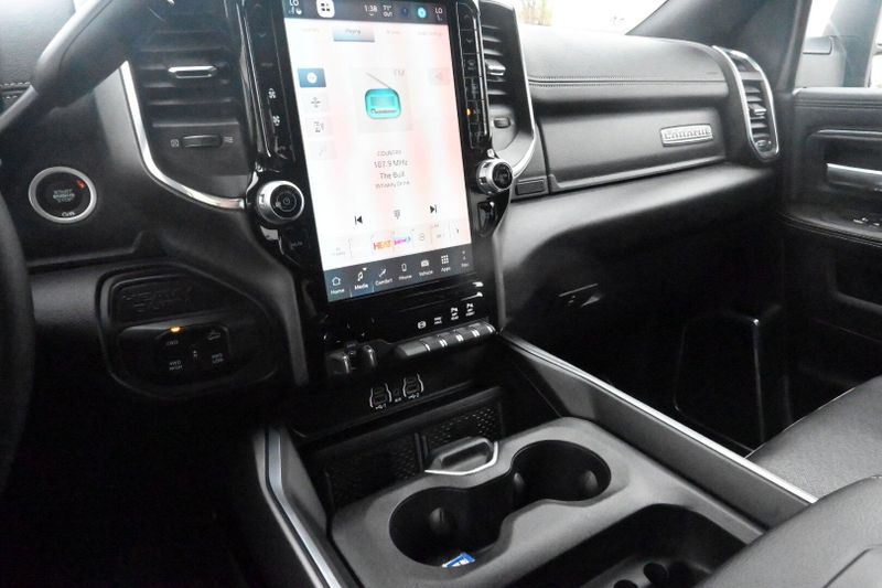2025 RAM 2500 LaramieImage 26