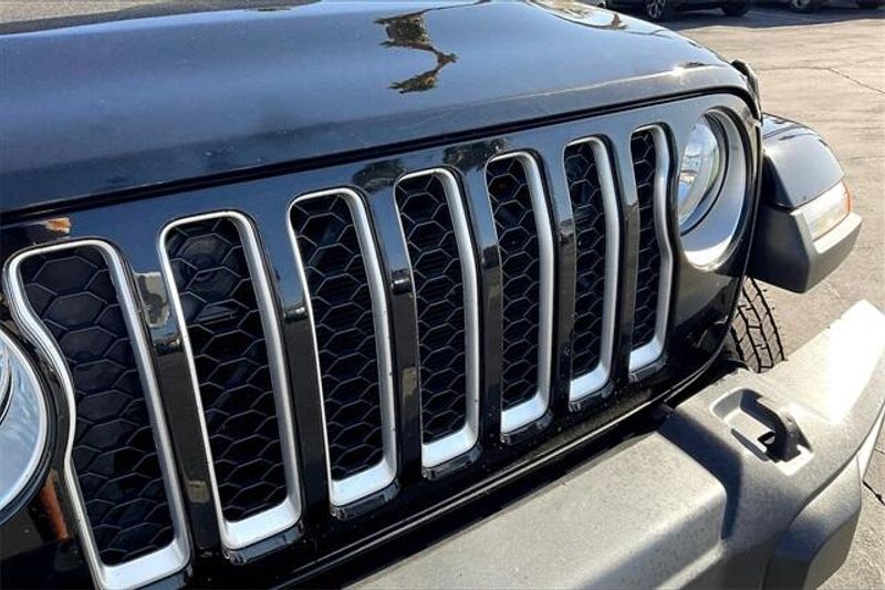 2023 Jeep Gladiator OverlandImage 30