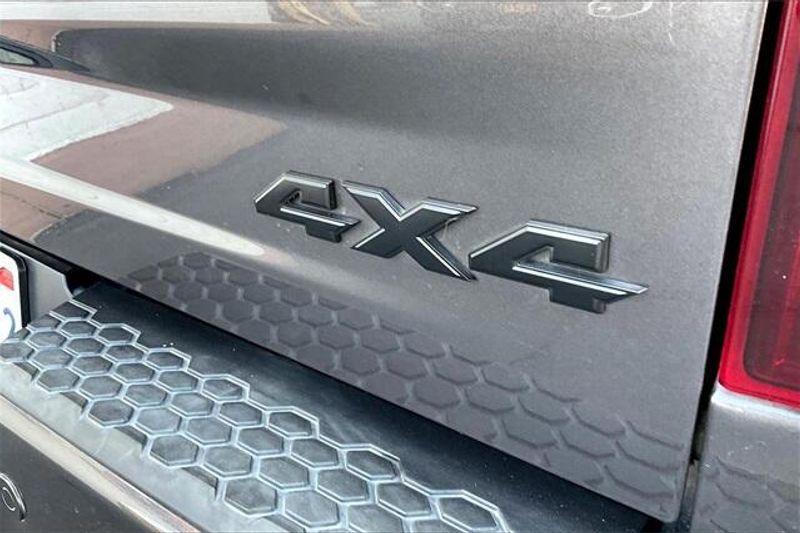 2018 RAM 1500 NightImage 7