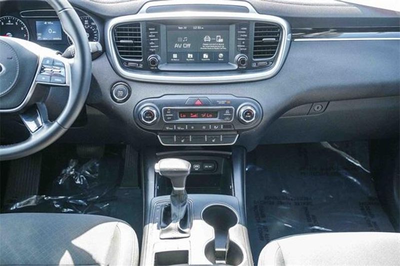 Used 2020 Kia Sorento SImage 14