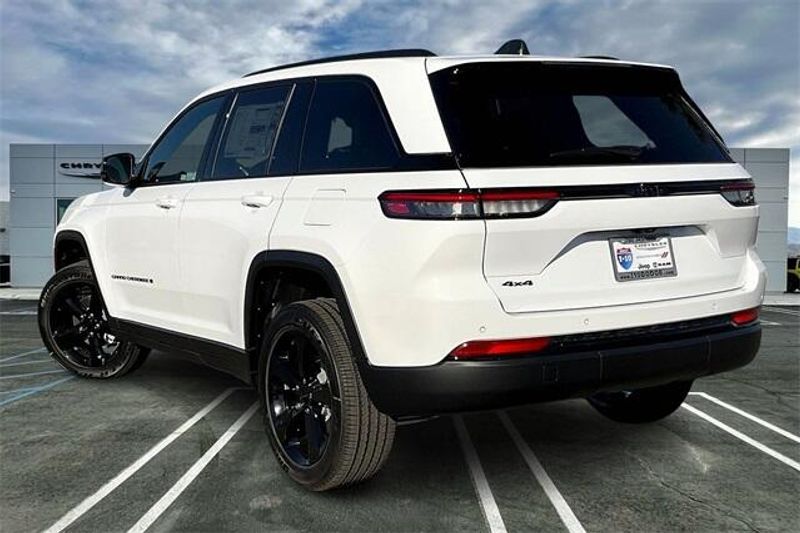 New 2025 Jeep Grand Cherokee Altitude X 4x4Image 2