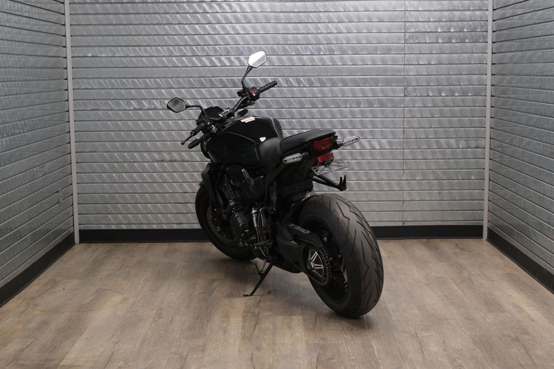 USED 2023 HONDA CB1000R Image 5