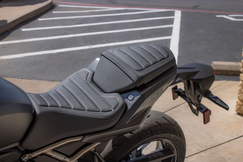 NEW 2026 SUZUKI GSX8T Image 17