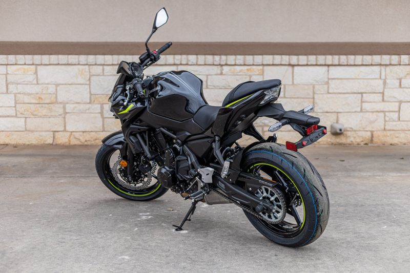 2024 Kawasaki Z650 METALLIC MATTE DARK GRAY AND METALLIC SPARK BLACKImage 5