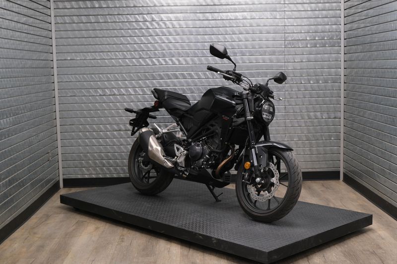 USED 2025 HONDA CB300R ABS Image 1