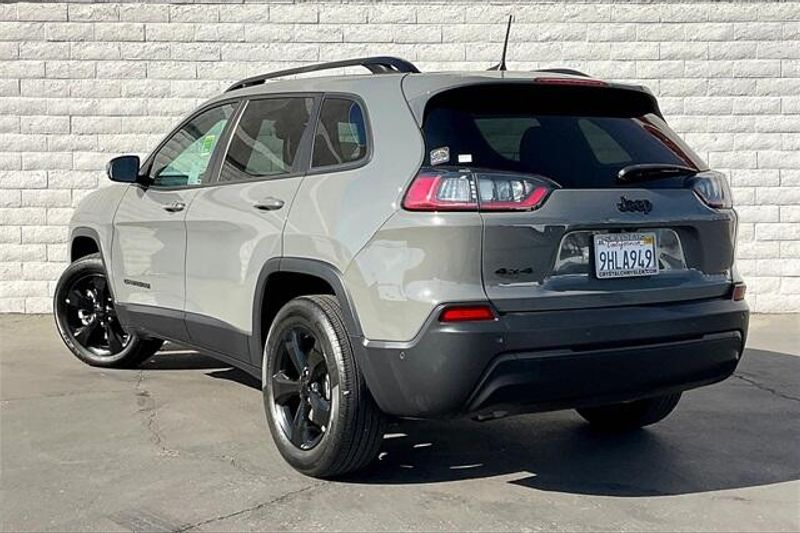 Used 2023 Jeep Cherokee AltitudeImage 10