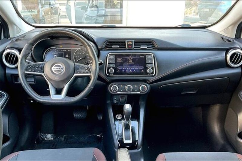 2021 Nissan Versa 1.6 SRImage 15