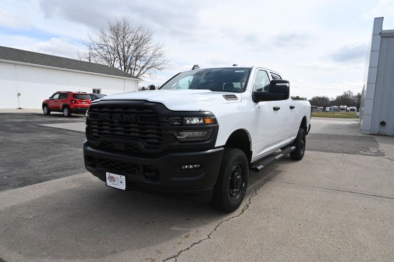 2025 RAM 2500 TradesmanImage 4
