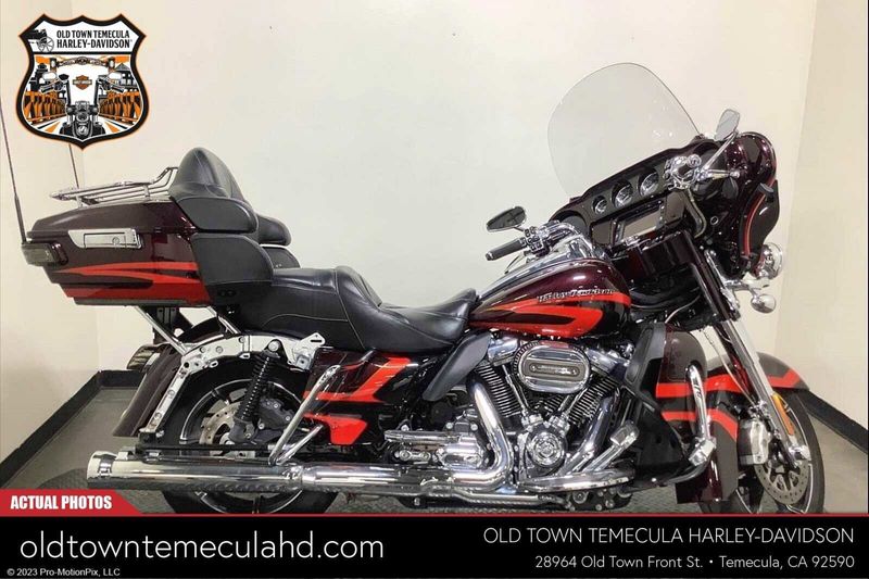 2017 Harley-Davidson Electra Glide in a BLK GNT/EL RED W/PINSTRIPE exterior color. BMW Motorcycles of Temecula – Southern California 951-395-0675 bmwmotorcyclesoftemecula.com 