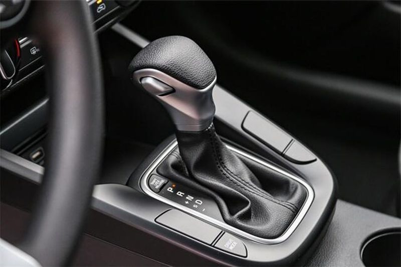 New 2025 Kia Soul LXImage 10