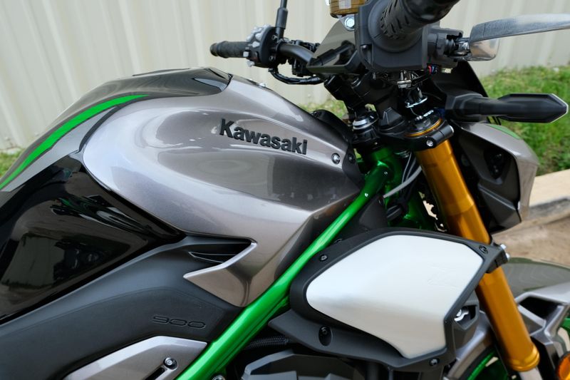 NEW 2025 KAWASAKI Z900 SE ABS Image 26