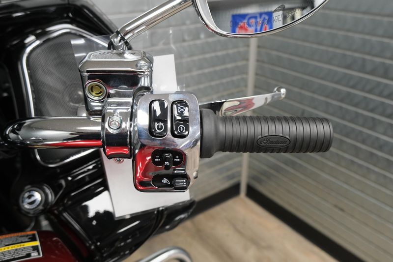 NEW 2025 INDIAN MOTORCYCLE CHALLENGER LIMITED Image 23