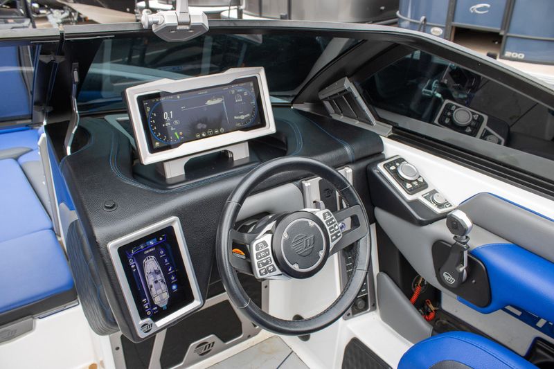 USED 2022 MALIBU M240 Image 22