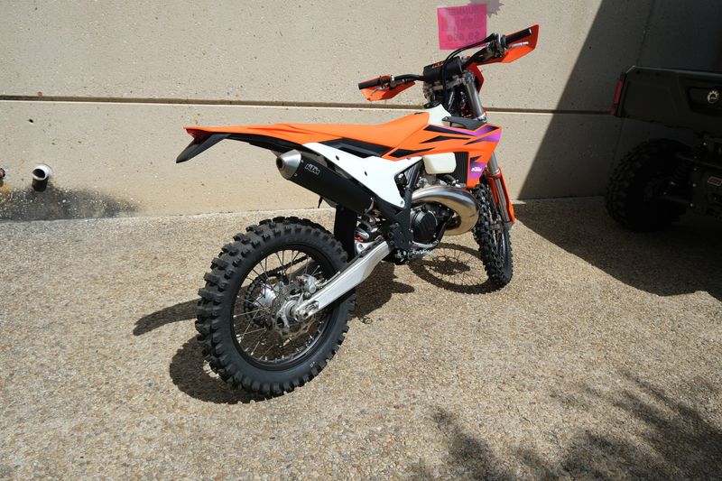 2024 KTM 250 XCW ORANGEImage 4