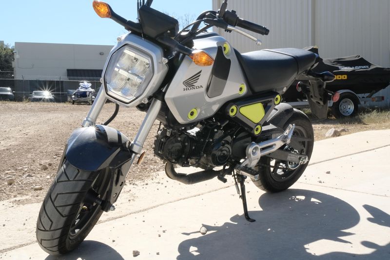 2023 Honda GROM SILVERImage 12