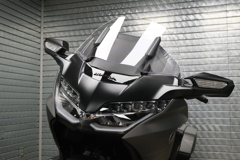 NEW 2026 HONDA GOLDWING AUTOMATIC DCT Image 9