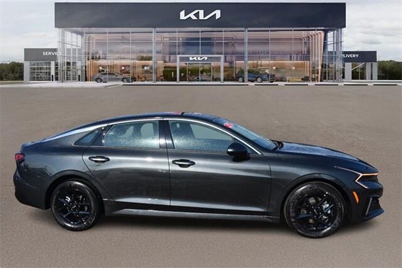 2025 Kia K5 LXSImage 2