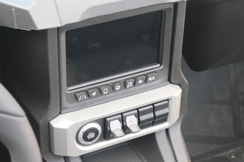 NEW 2025 POLARIS SLINGSHOT SL AUTODRIVE Image 13