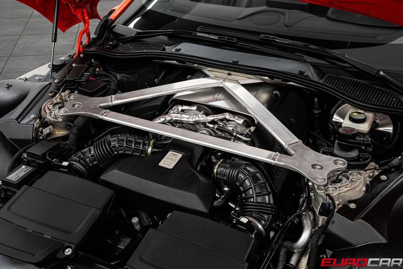 2022 Aston Martin Vantage Roadster *SPECIAL FACTORY PAINT * IMMACULATE CONDITION*Image 11