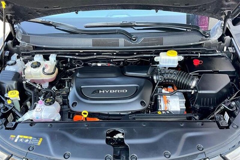 2023 Chrysler Pacifica Hybrid LimitedImage 9