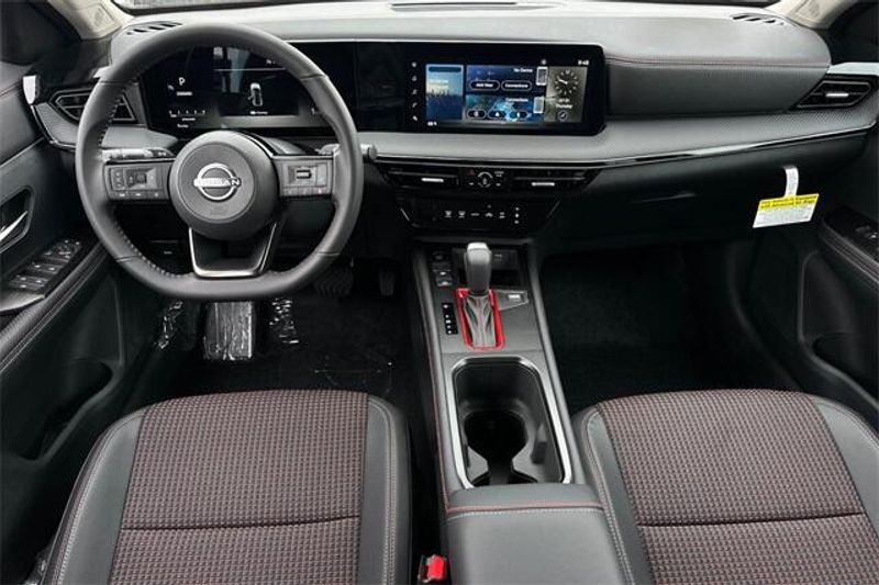 New 2025 Nissan Kicks SRImage 10