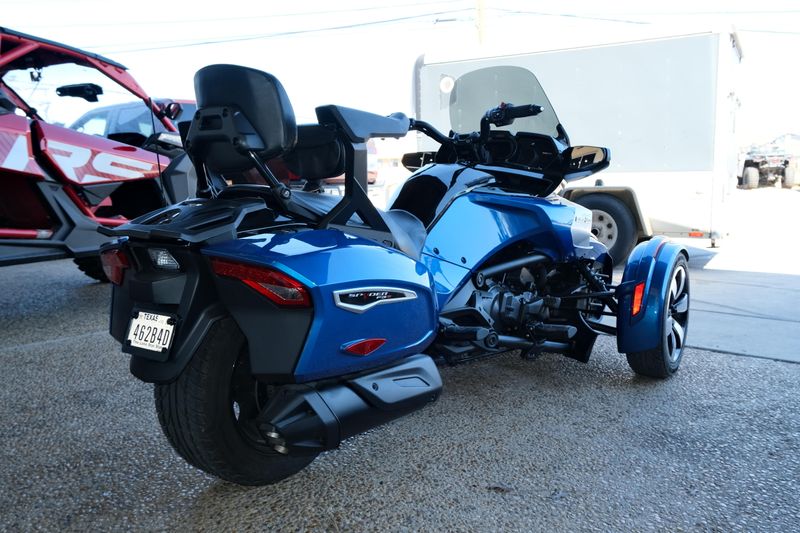 2018 Can-Am SPYDER F3T BLUEImage 18