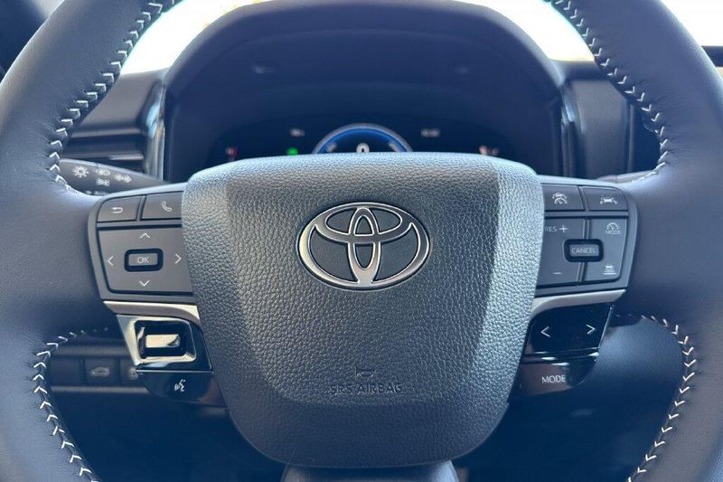 New 2026 Toyota Camry SEImage 24