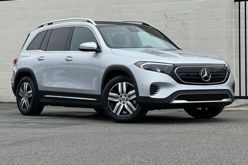 2023 Mercedes-Benz EQB 300Image 2