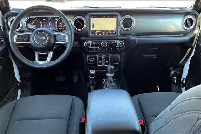 2023 Jeep Gladiator Overland photo 14