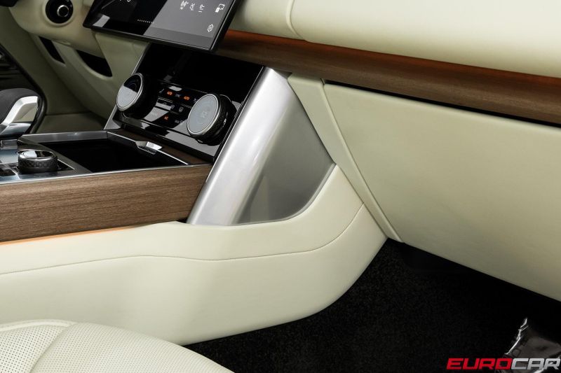 Used 2023 Land Rover Range Rover SE LWB *7-SEATER * PANORAMIC ROOF*Image 33