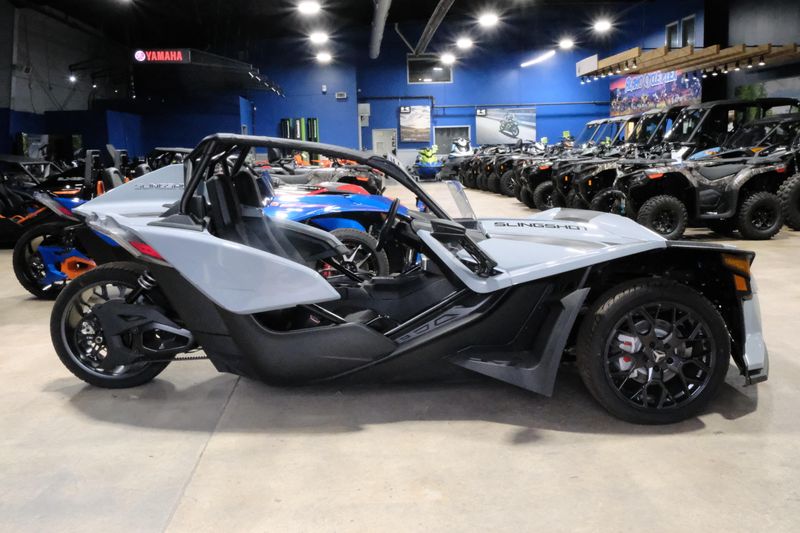 2024 Polaris SLINGSHOT SL AUTODRIVE OCEAN GRAYImage 17